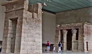 The colours have faded but the Temple of Dendur is still beautiful